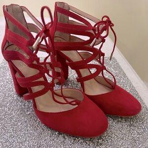 BNWT HARD TO FIND Vince Camuto Cherry Red Suede Shavona lace up pumps